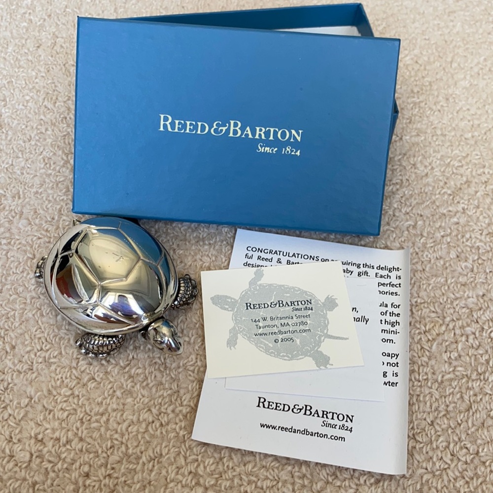 Reed & Barton pewter turtle figurine with music box.